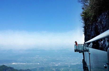 glass skywalk.jpg
