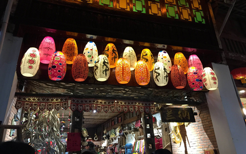 Typical souvenir shop.jpg
